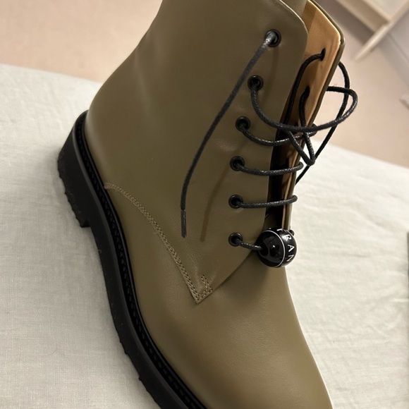 BNIB Dear Frances khaki colour Park Boots, with tags, receipt, dustbag and box. - Picture 3 of 10